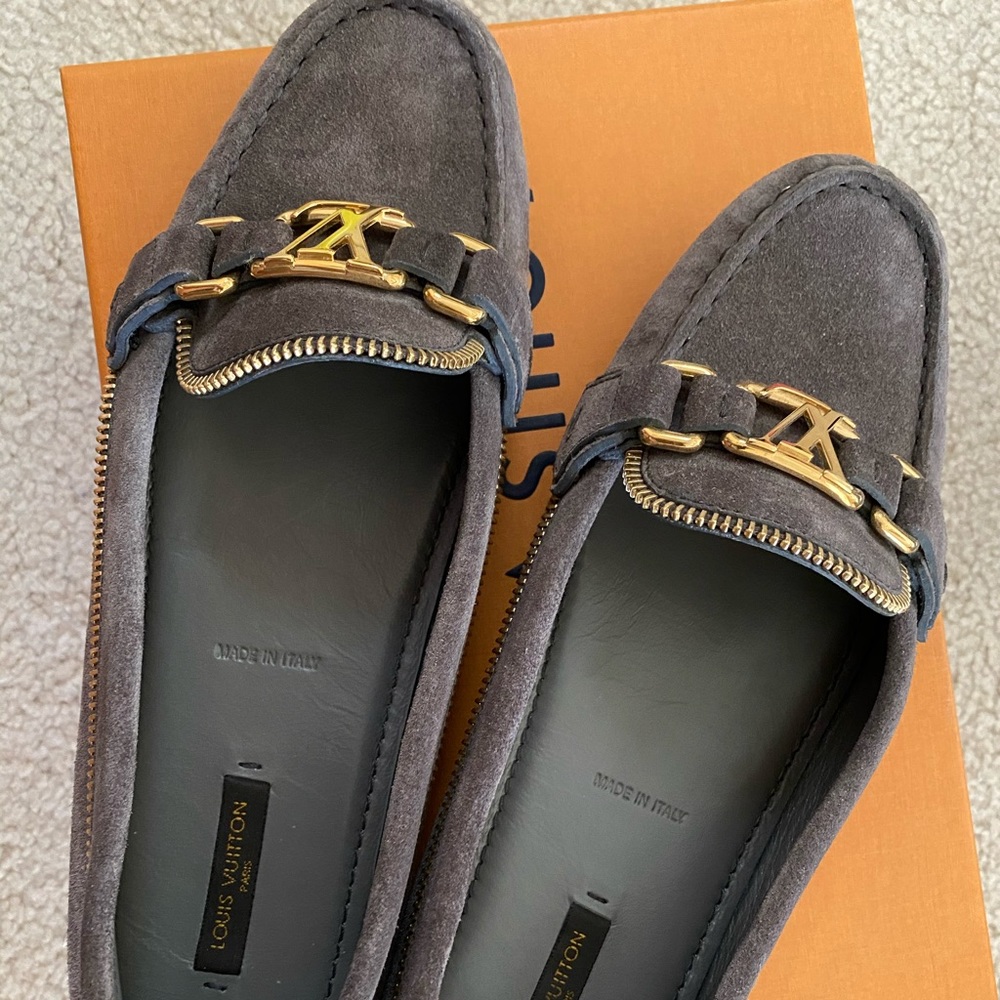 LV loafer size 37.5 us